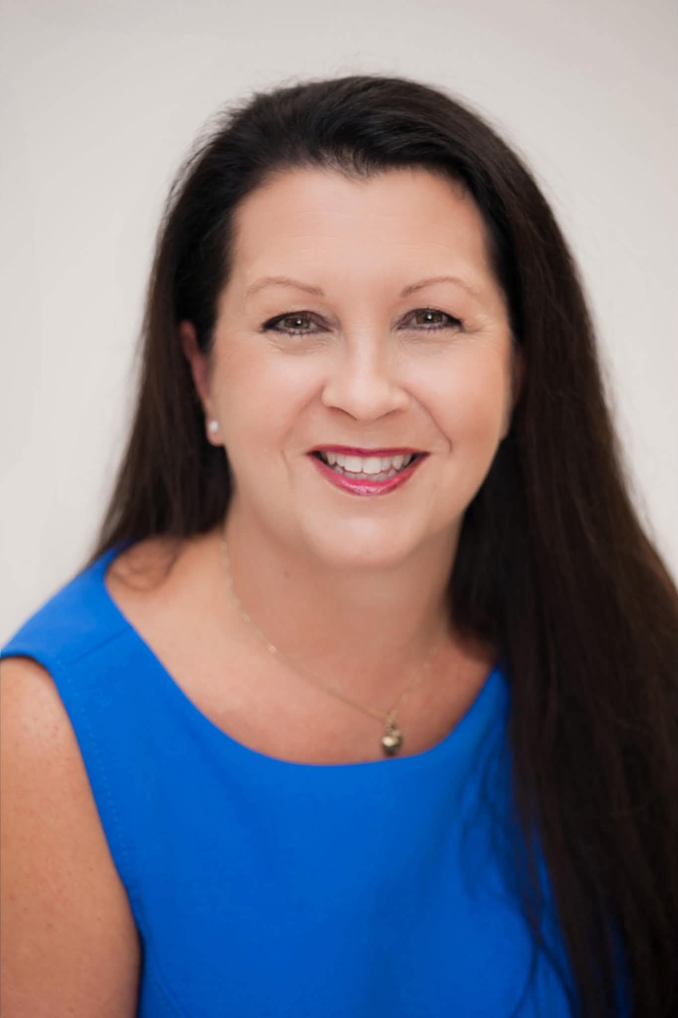 Karen Almond headshot